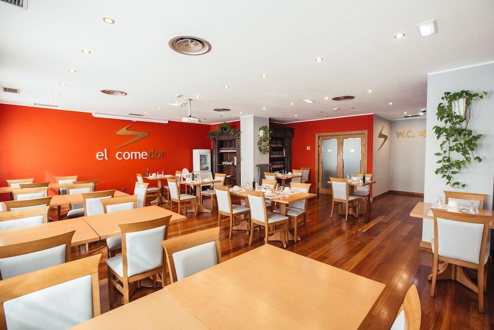 Hotel El Sella Cangas de Onis Exterior photo